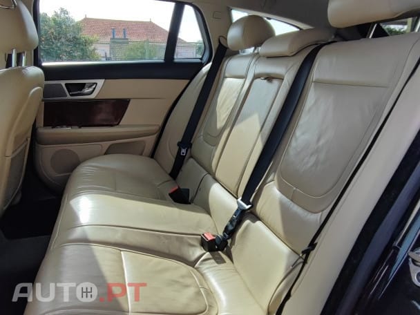Jaguar XF 2.2 D Luxury 139g