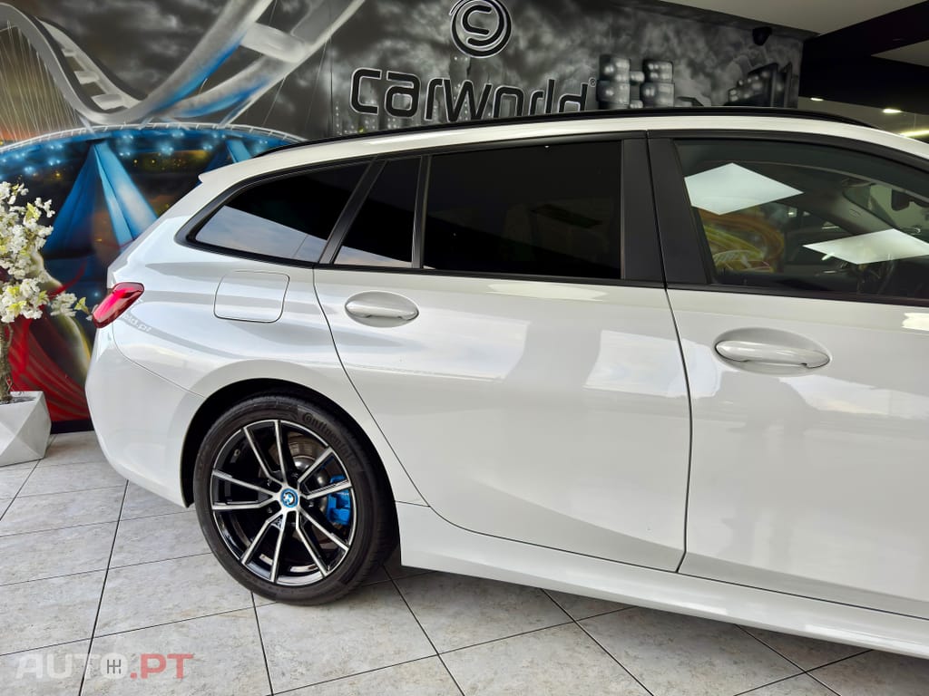 BMW 330 e Touring Corporate Edition Auto
