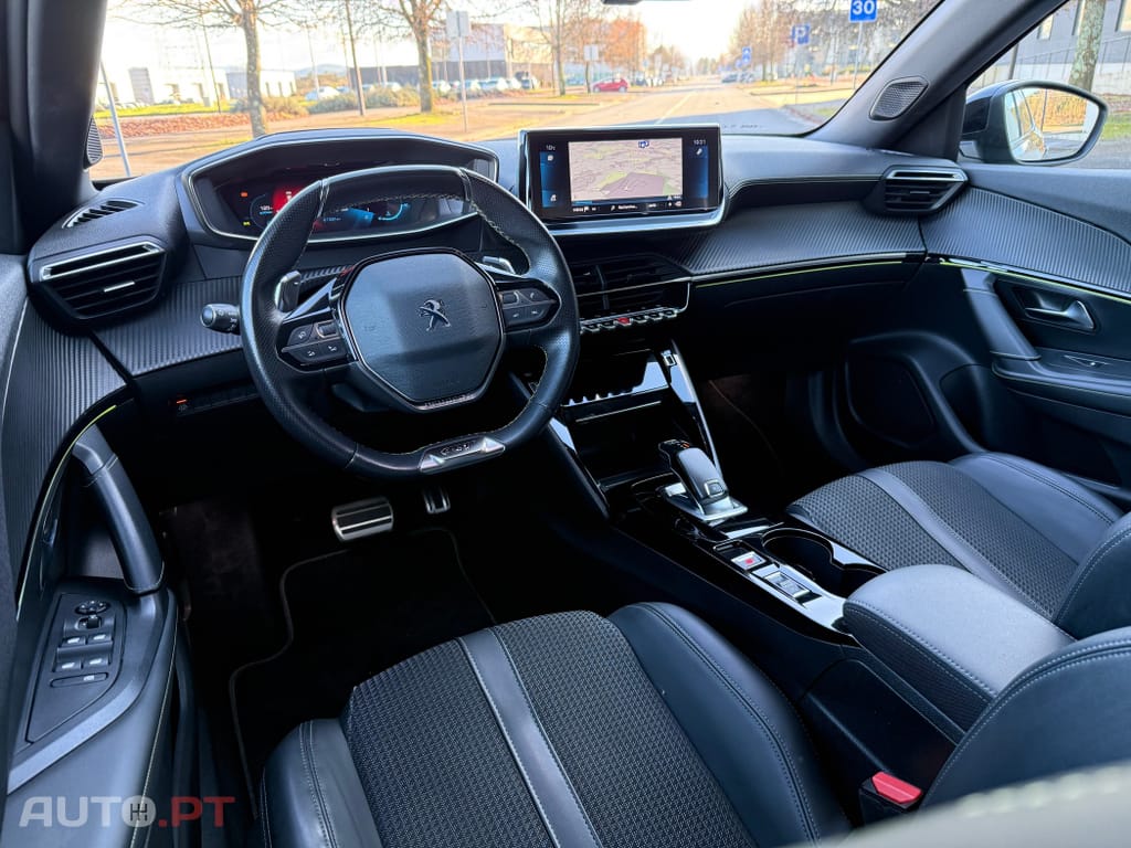 Peugeot 2008 1.2 PureTech GT Line EAT8