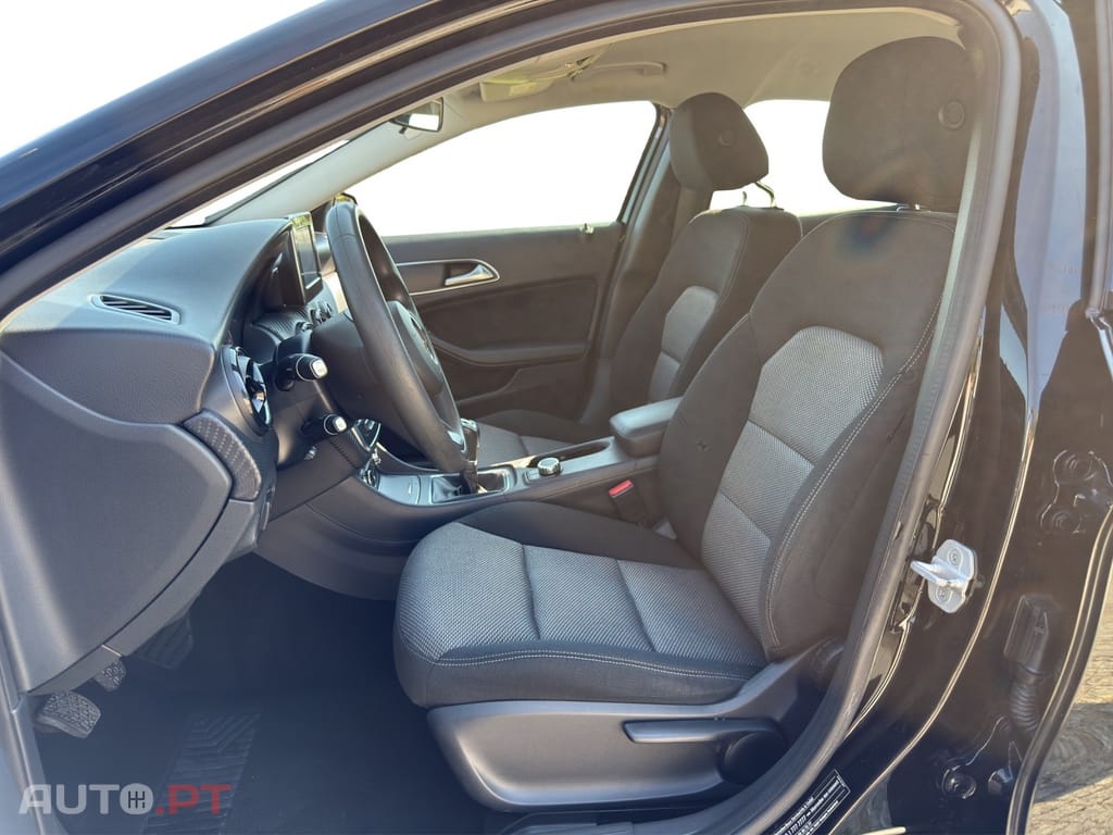 Mercedes-Benz GLA 180 d