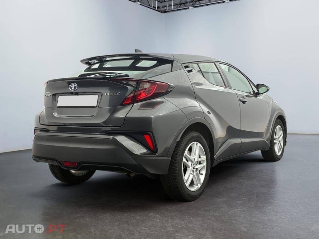Toyota C-HR 1.8 Hybrid Dynamic Business Beyond