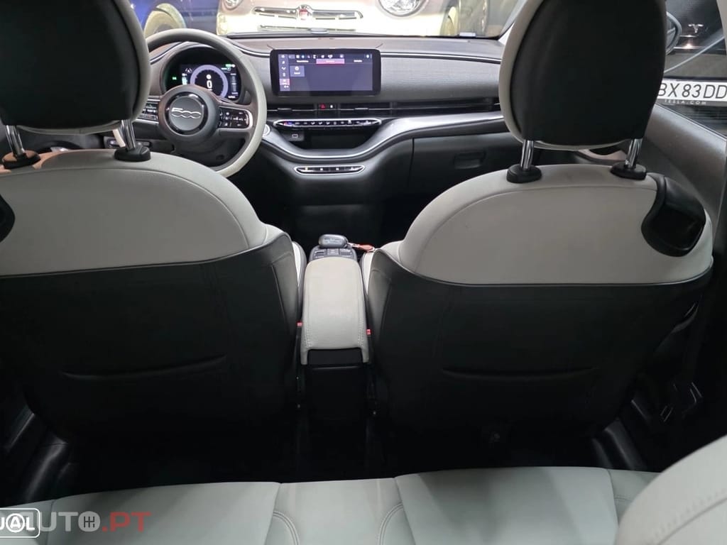 Fiat 500e La Prima