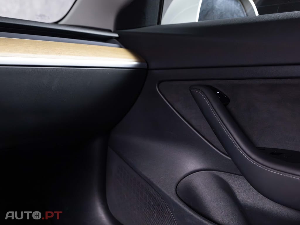 Tesla Model 3 Standard Range Plus RWD