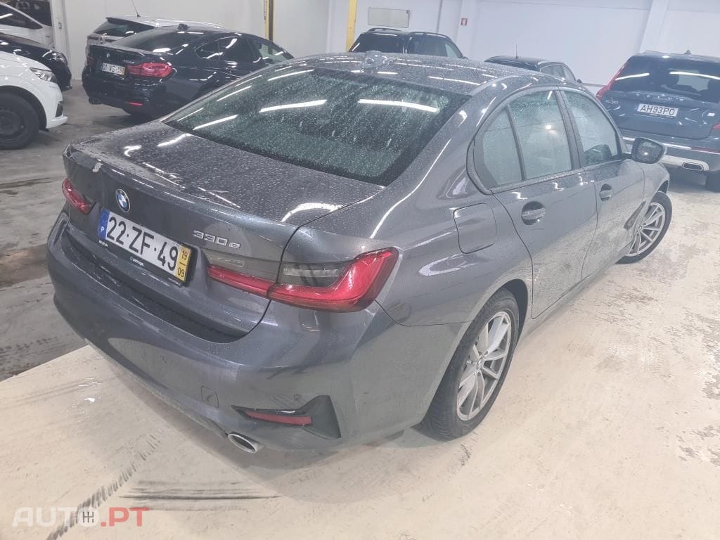 BMW 330 e Auto