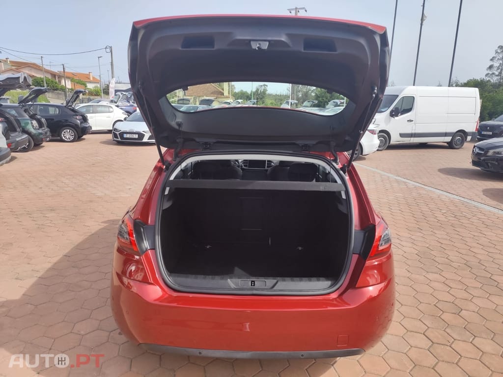 Peugeot 308 1.5 BlueHDi Allure EAT8