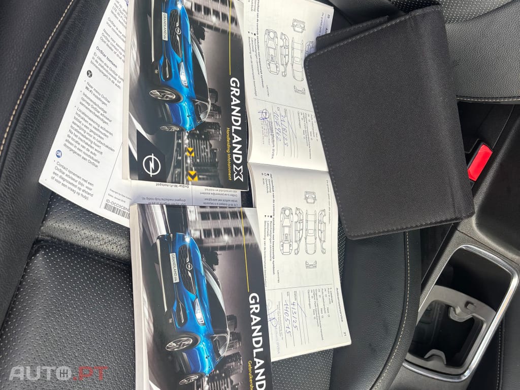 Opel Grandland (X) 1.2 T Design & Tech AT