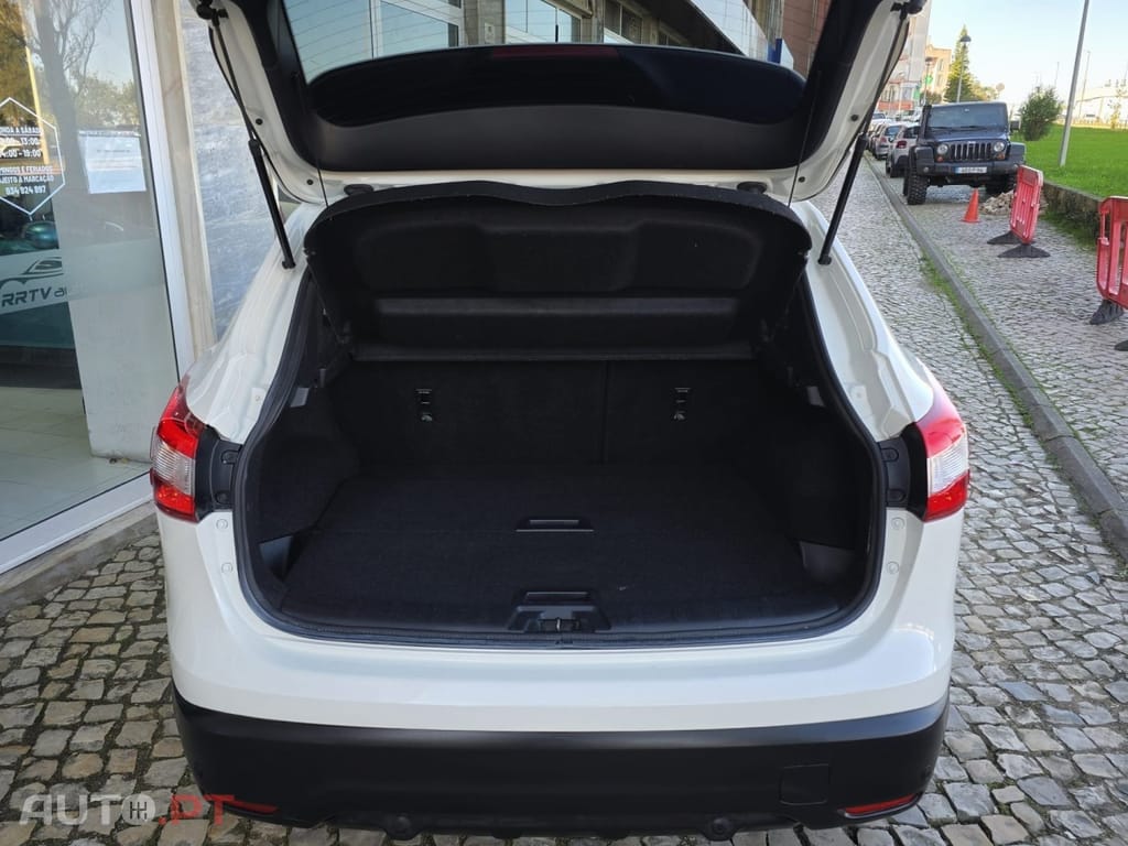 Nissan Qashqai 1.5 dCi N-Connecta 18