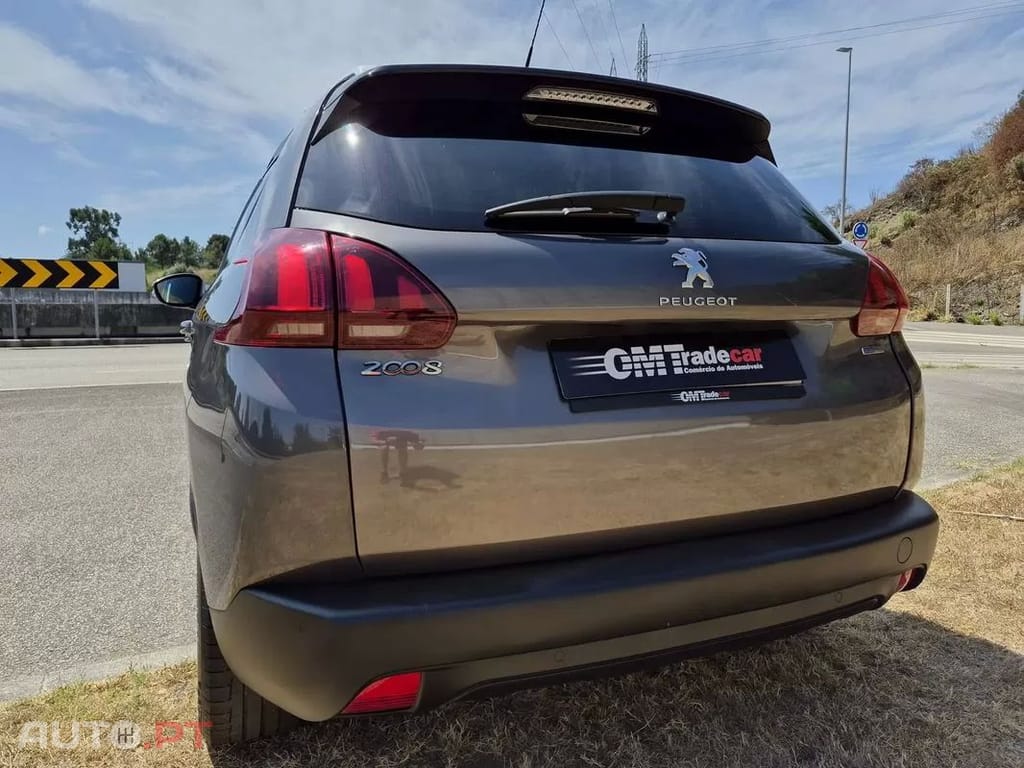 Peugeot 2008 1.2 PureTech Style