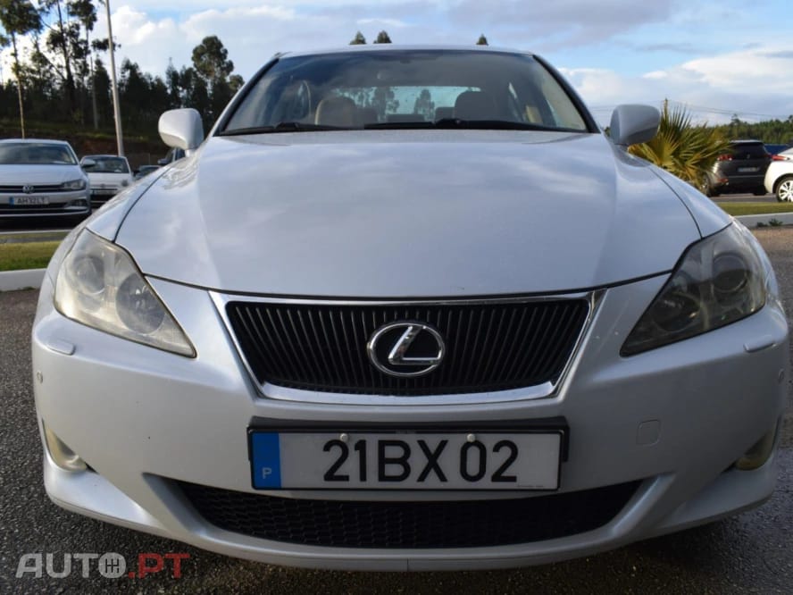 Lexus IS 220