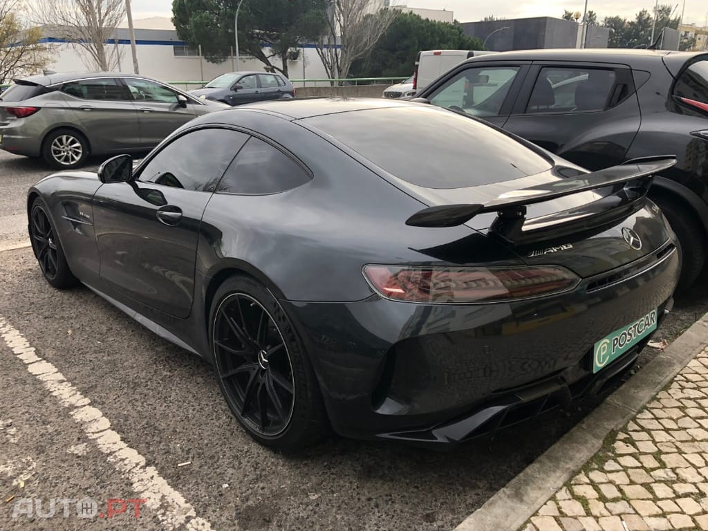 Mercedes-Benz AMG GT R