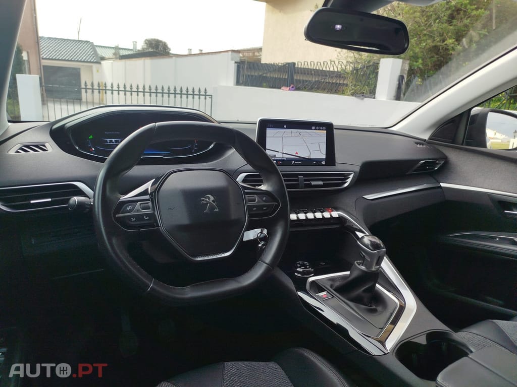 Peugeot 5008 1.2 PureTech Allure Grip Control