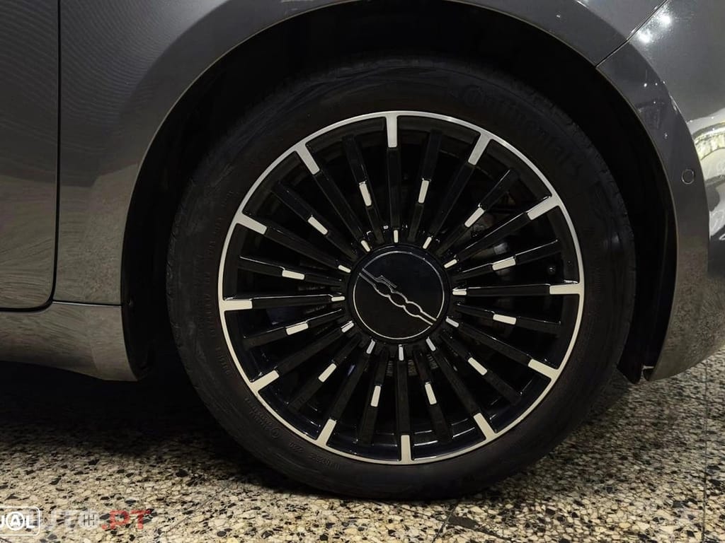 Fiat 500e La Prima