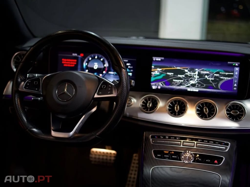 Mercedes-Benz E 220 AMG