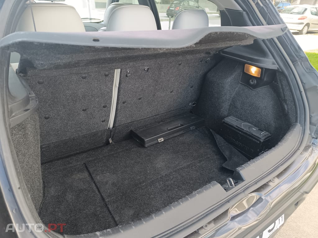 Alfa Romeo 147 1.6 TS Distinctive