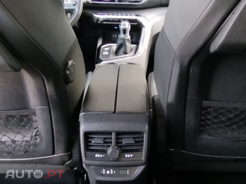 Peugeot 5008 1.2 PureTech Allure J18