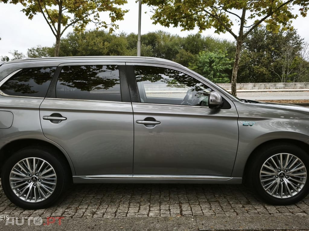 Mitsubishi Outlander 2.4 PHEV Intense