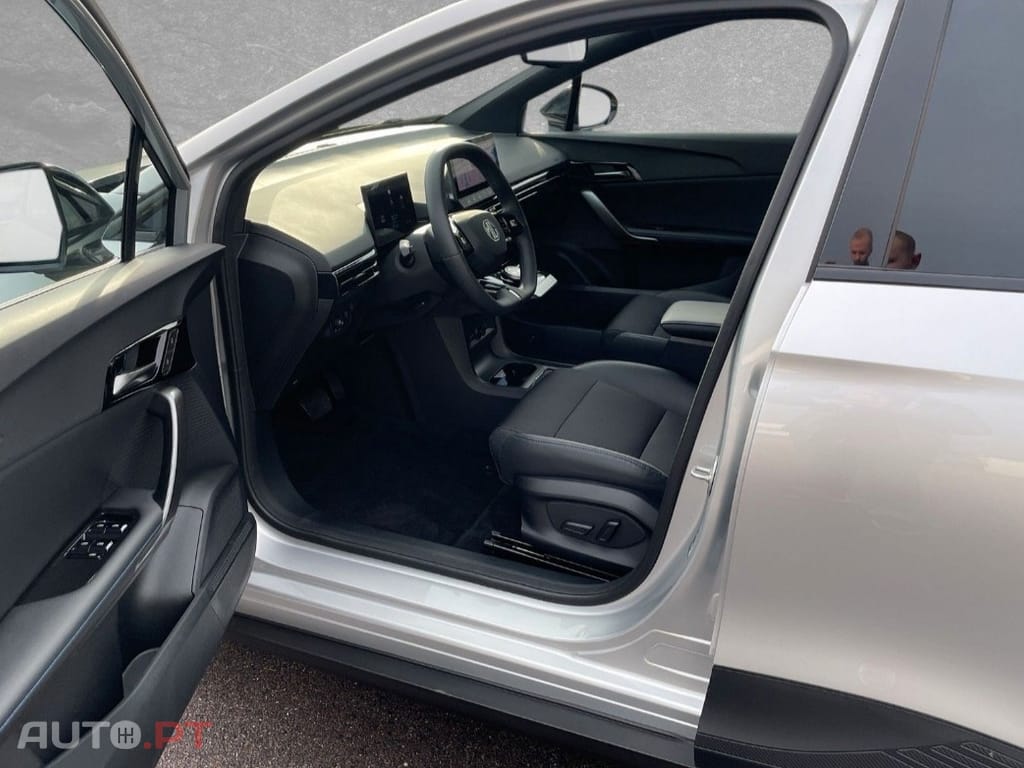 MG MG4 64 kWh Luxury