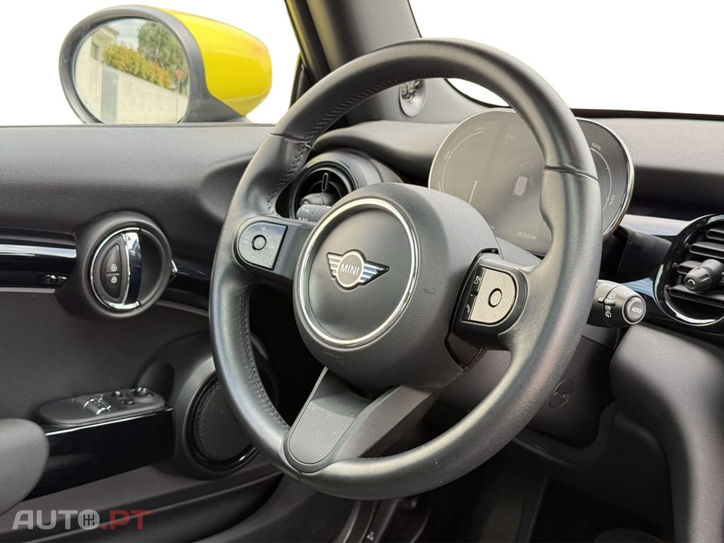MINI Cooper Cooper SE Camden Edition