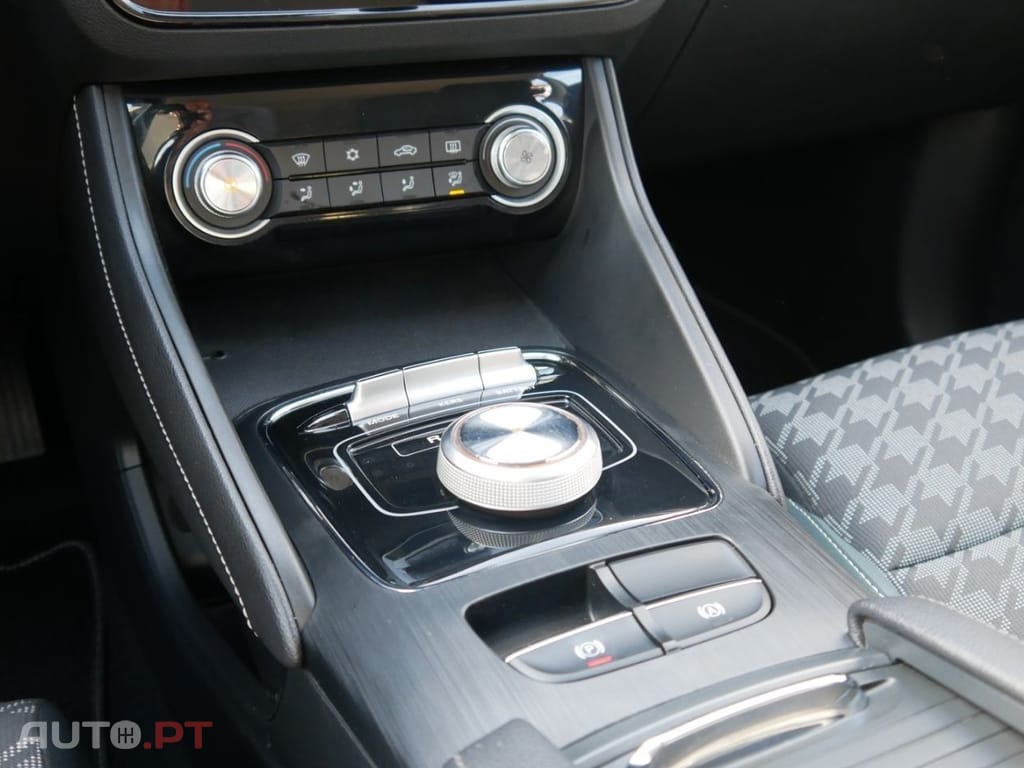 MG ZS I.V.A DEDUTÍVEL EV Comfort Navi LED 