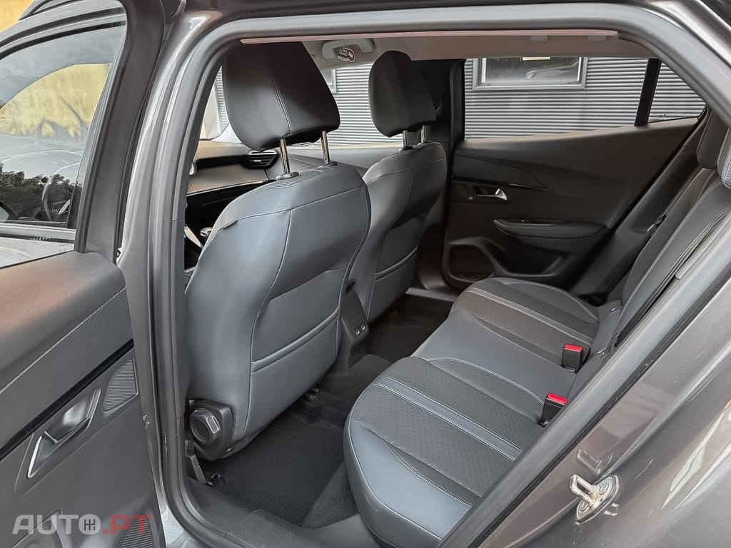 Peugeot 2008 PureTech 100 Allure