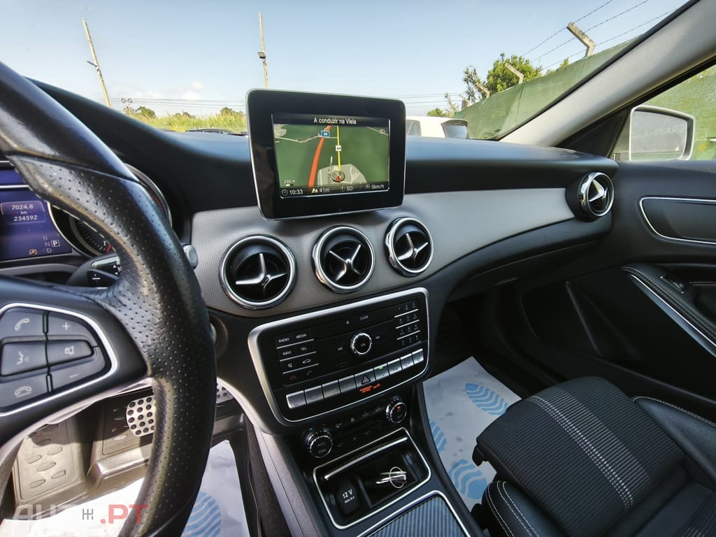 Mercedes-Benz GLA 220 d 4-Matic