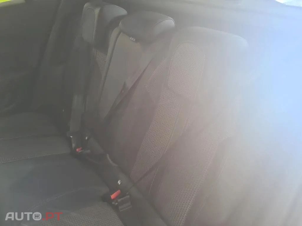 Peugeot E-2008 GT
