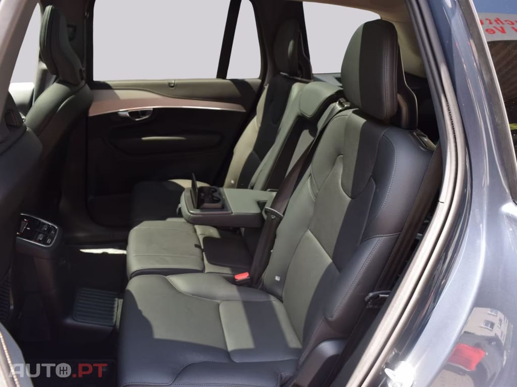 Volvo XC90 T8 AWD Plus  I.V.A DEDUTIVEL