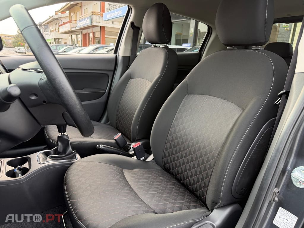 Mitsubishi Space Star 1.2 Intense Connect Edition