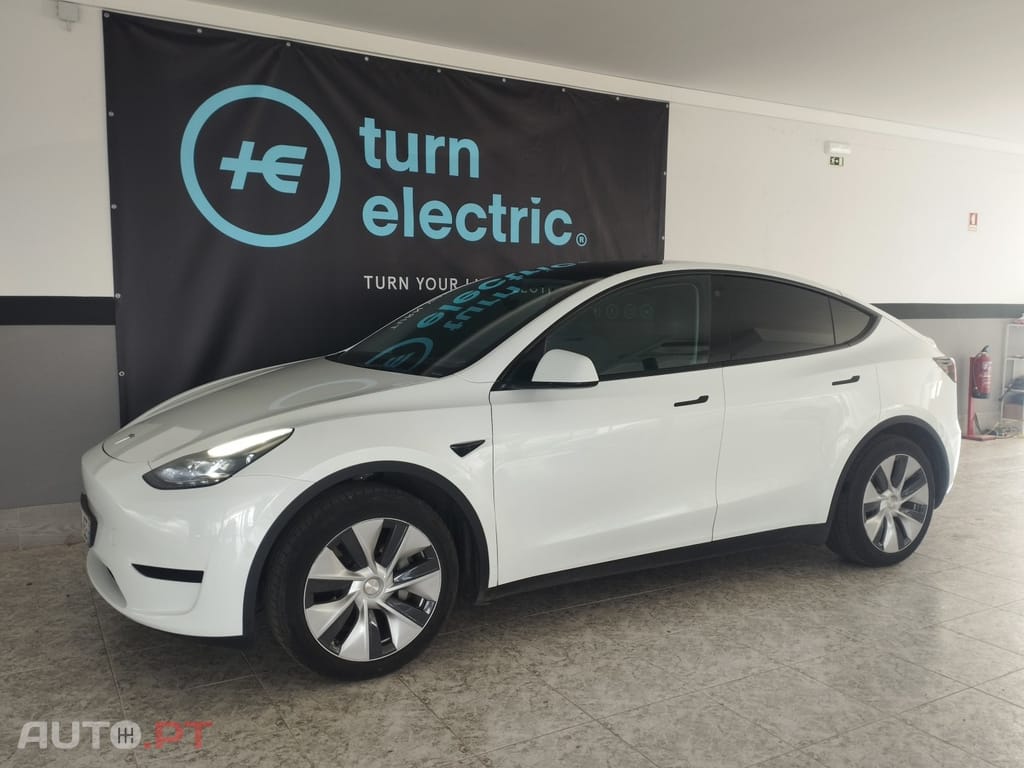 Tesla Model Y RWD