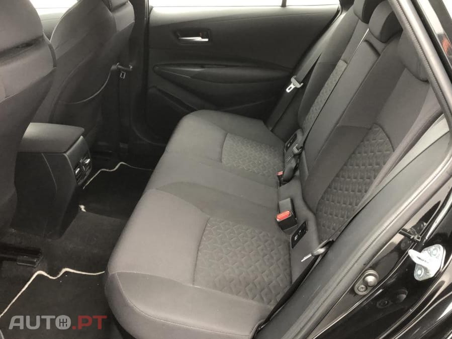 Toyota Corolla Touring Sports 2.0 Hybrid Dynamic Business