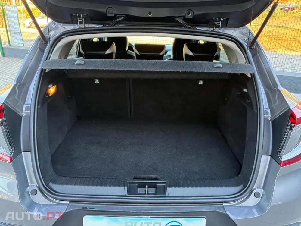 Renault Captur 1.6 HYBRID E-TECH INTENS