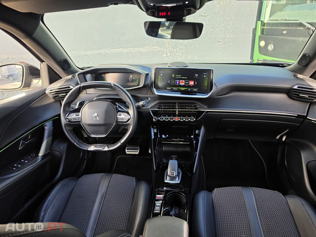 Peugeot 2008 1.2 PureTech GT Line EAT8