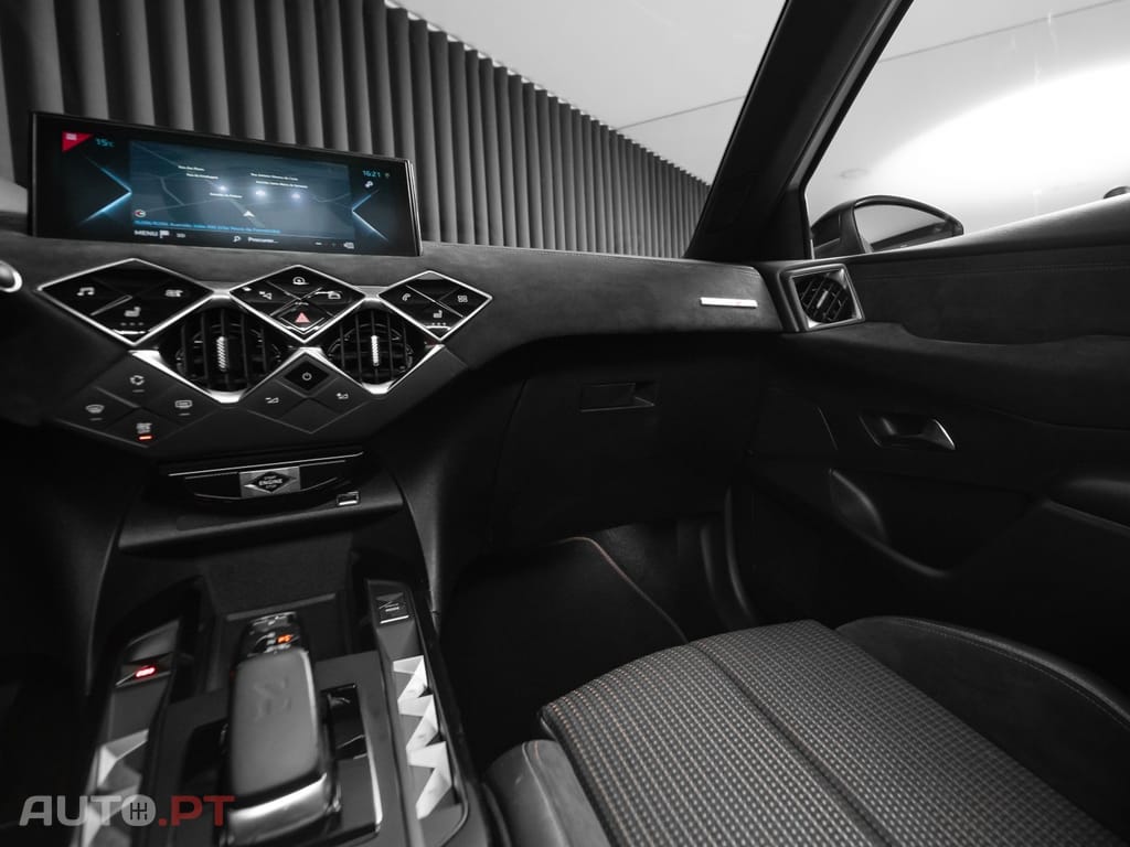 DS DS3 Crossback E-TENSE PERFORMANCE LINE