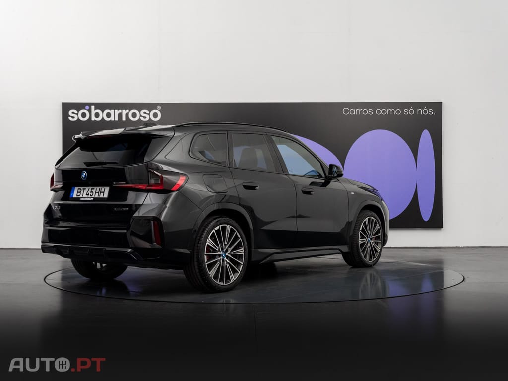 BMW iX1 xDrive30 Pack Desportivo M Pro