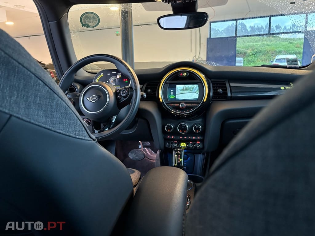 MINI Cooper Cooper SE