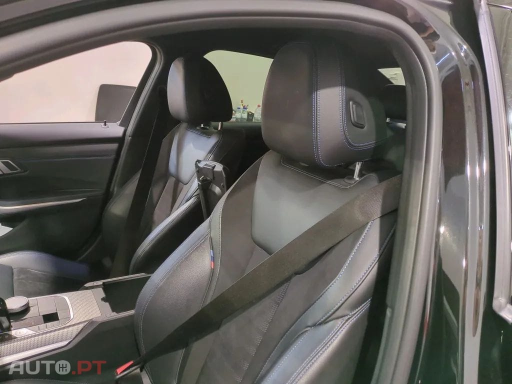 BMW 330 e Touring Pack M Auto