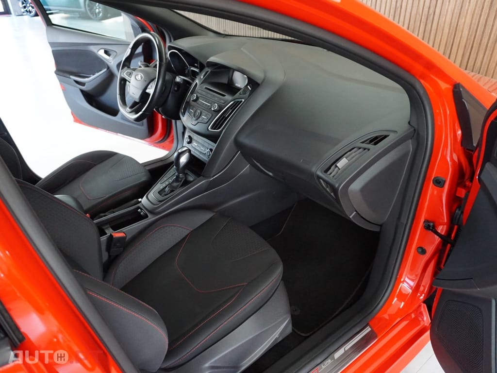 Ford Focus 1.5 EcoBoost S&S Aut. ST-LINE X