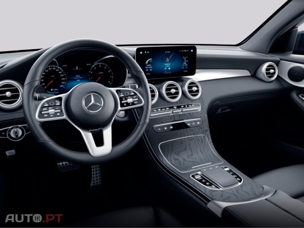 Mercedes-Benz GLC 300 I.V.A DEDUTÍVEL de 4M AMG