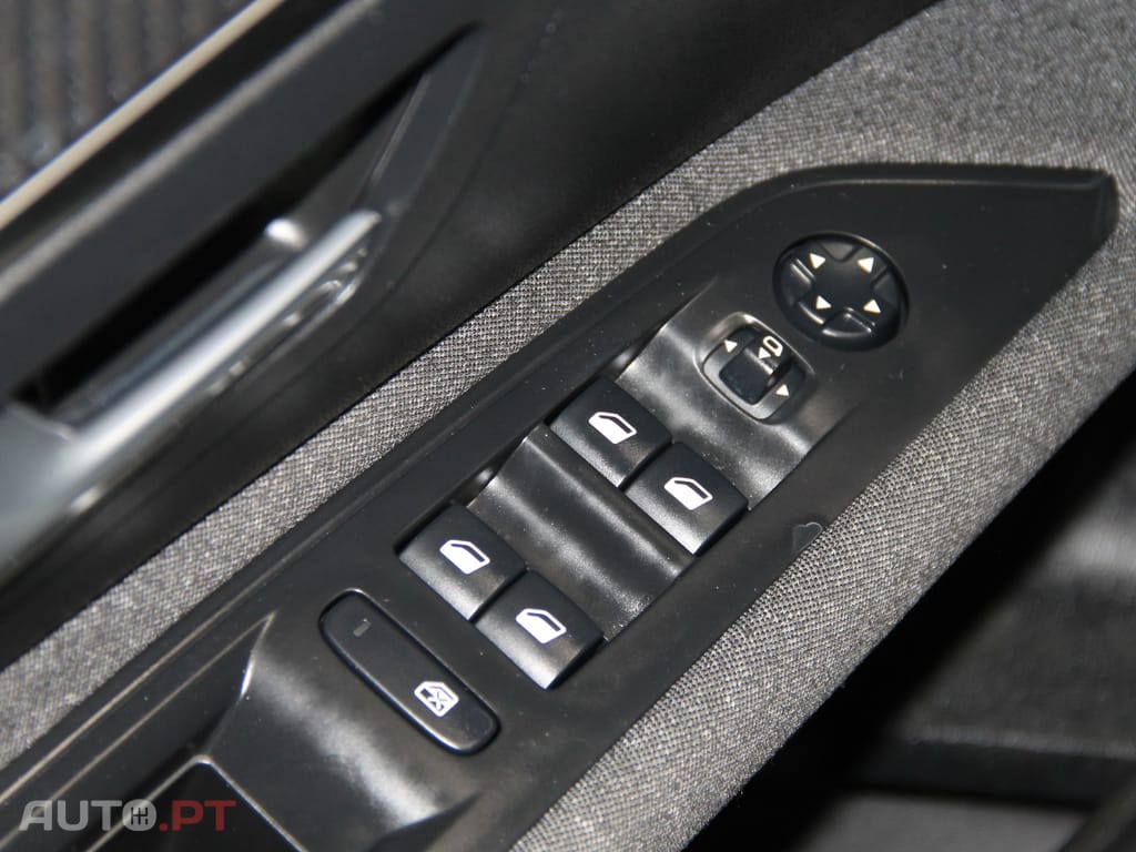 Peugeot 3008 1.5 BlueHDi Active