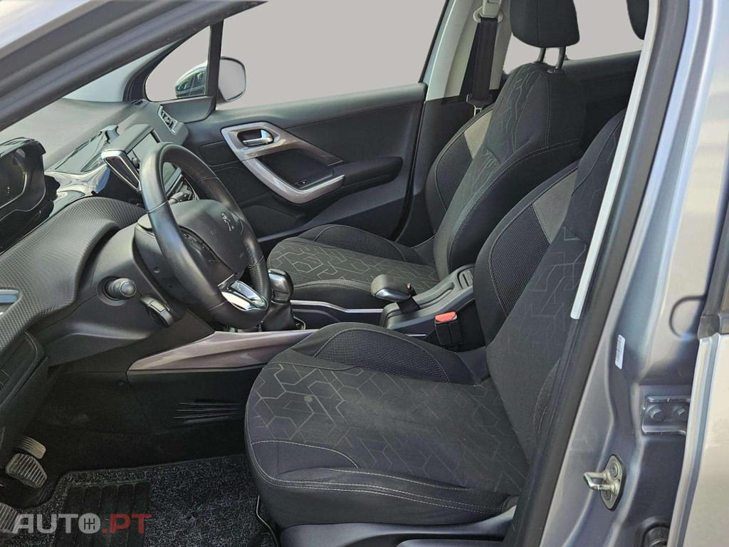 Peugeot 2008 1.2 PureTech Style