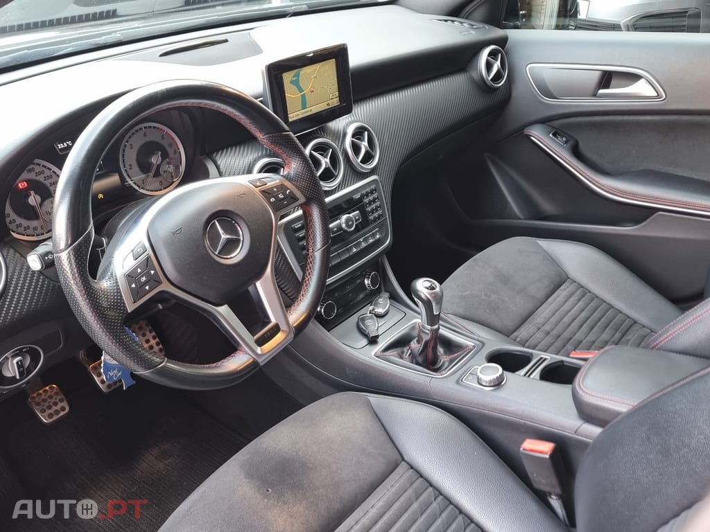 Mercedes-Benz A 180 d AMG Line