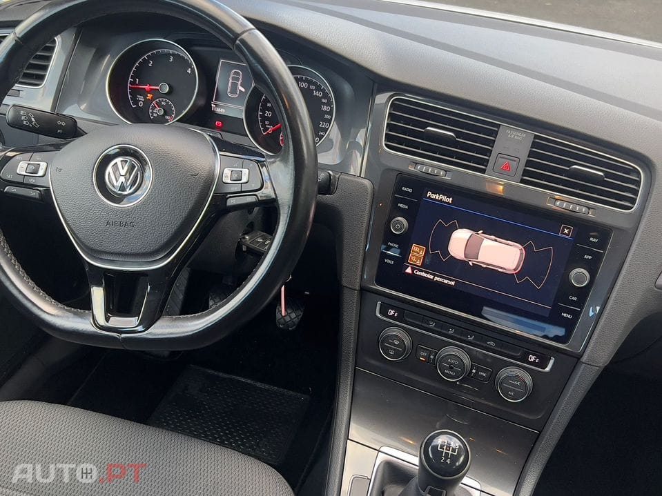 Volkswagen Golf 1.6 TDI Confortline