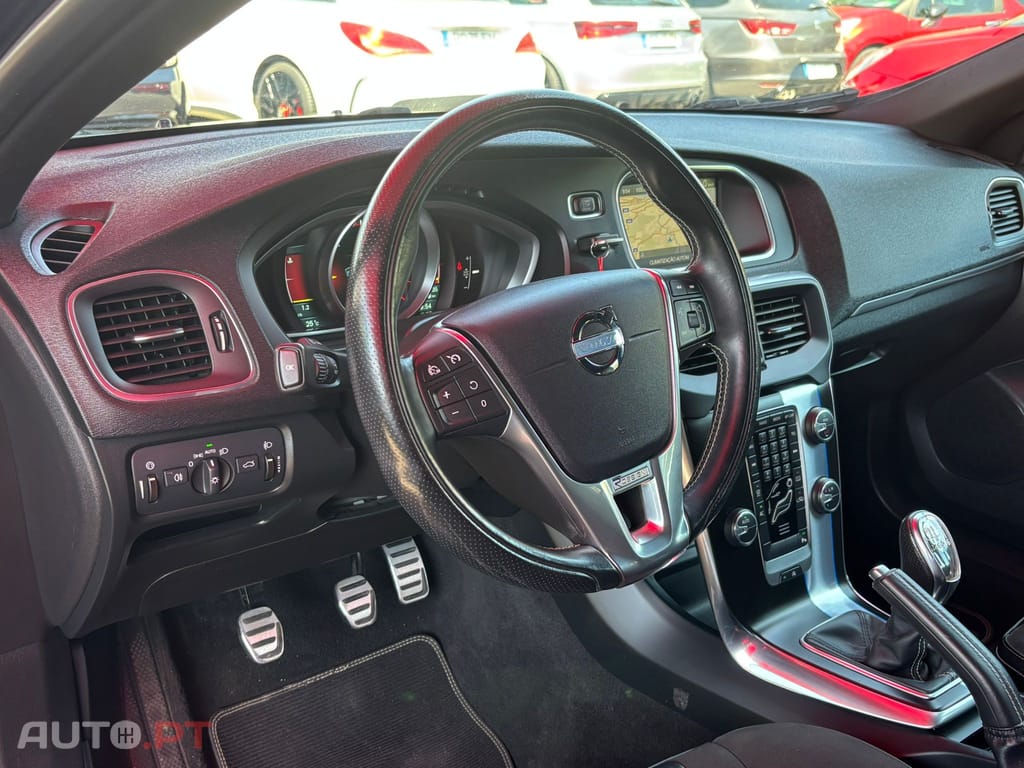 Volvo V40 1.6 D2 R-Design