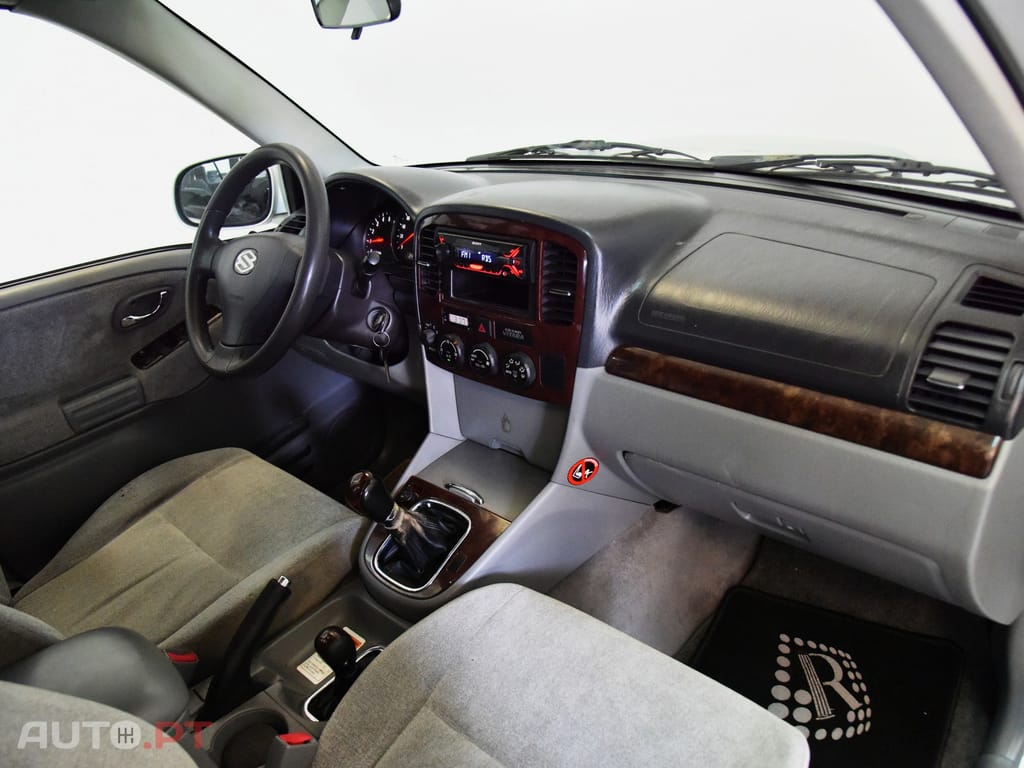 Suzuki Grand Vitara XL7 2.0 HDI 16V 4X4 7LUG