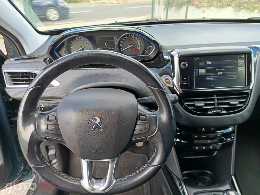 Peugeot 2008 1.2 VTi Active