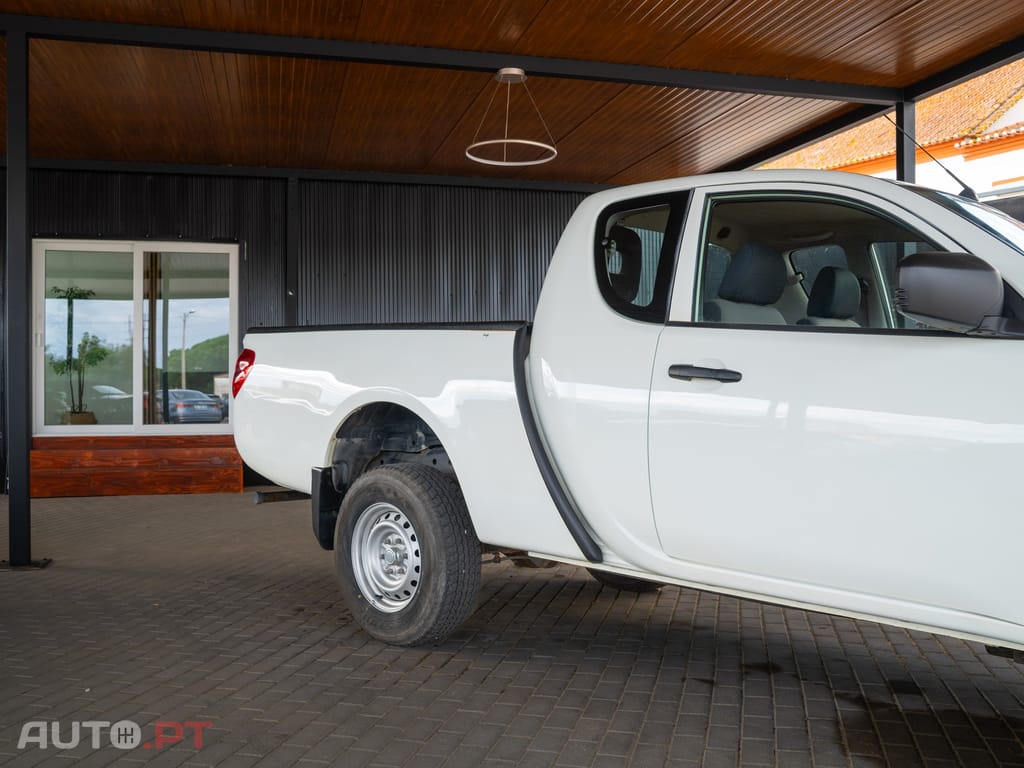 Mitsubishi L200 2.5 DI-D Club Intense 3L 4WD
