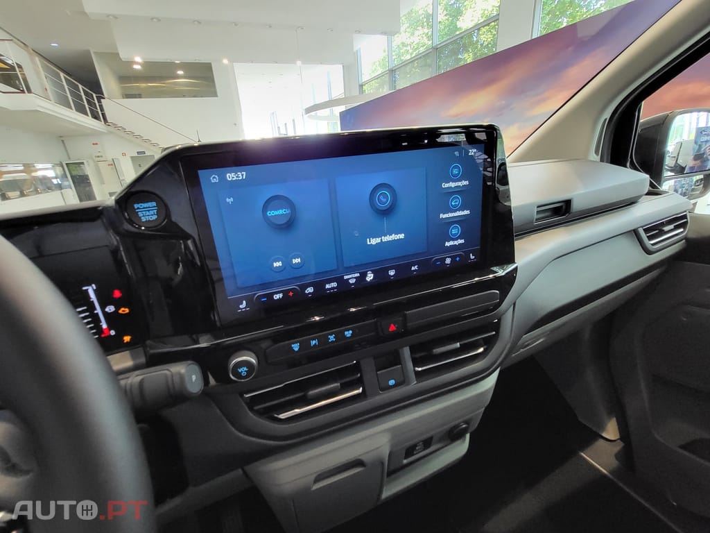 Ford Tourneo 2.5 PHEV Titanium