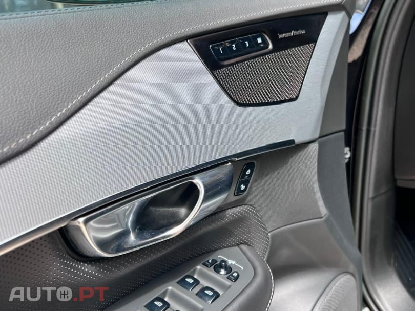 Volvo XC90 2.0 T8 PHEV R-Design AWD