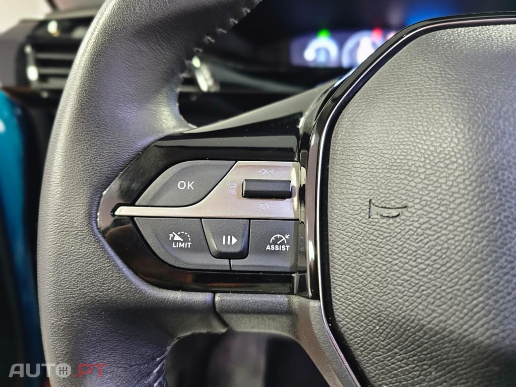 Peugeot 408 1.6 Hybrid Allure e-EAT8