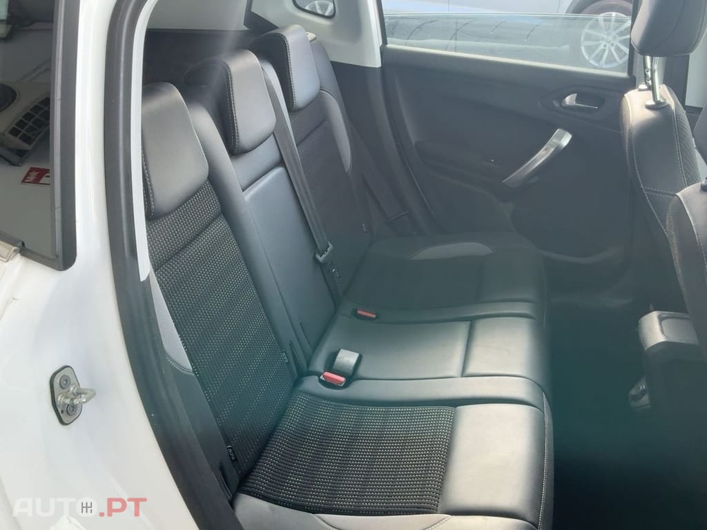 Peugeot 2008 1.5 Blue-HDi Allure Business